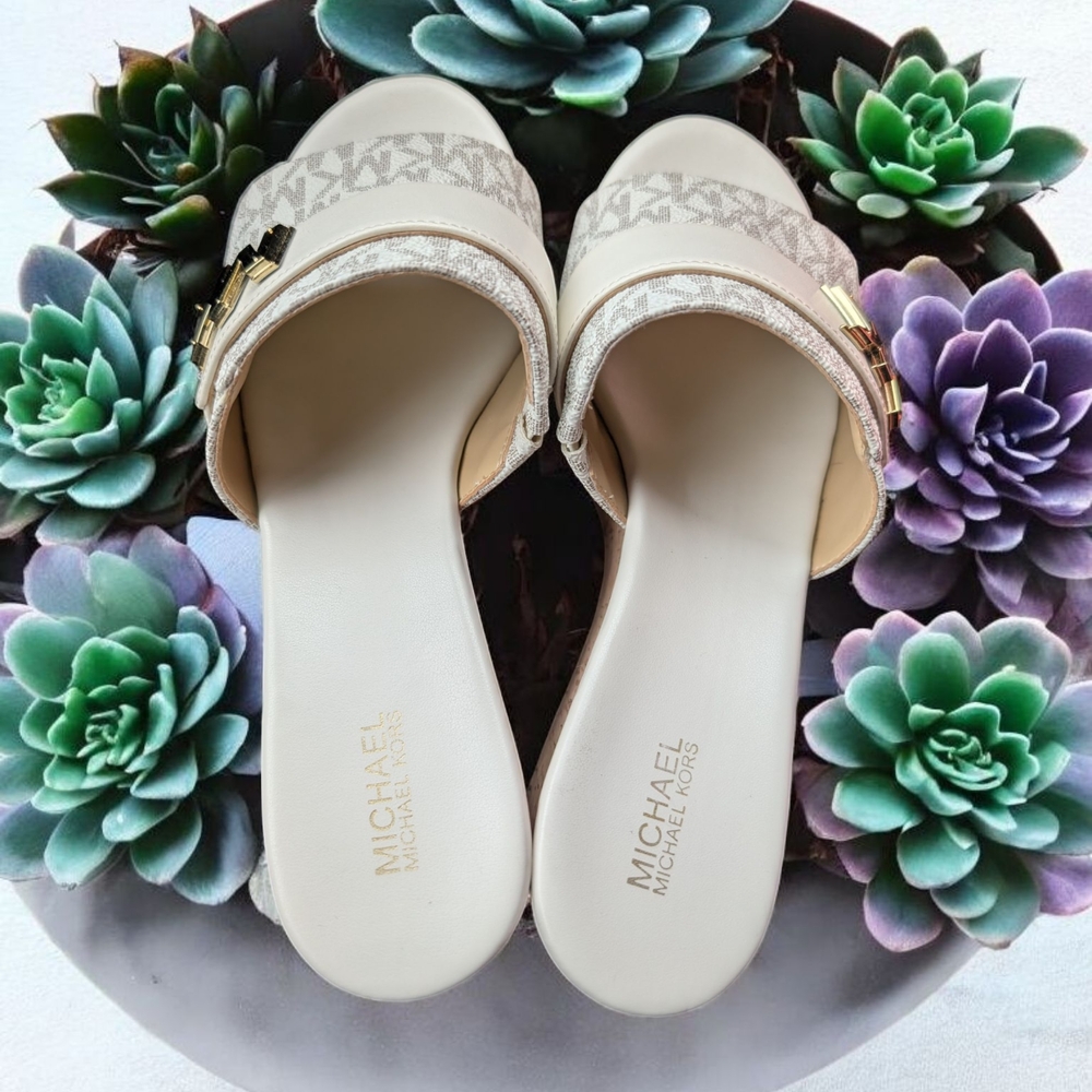 Michael Kors Jilly Platform Wedge Sandal Size 7 Color: White (New) - Picture 5 of 10